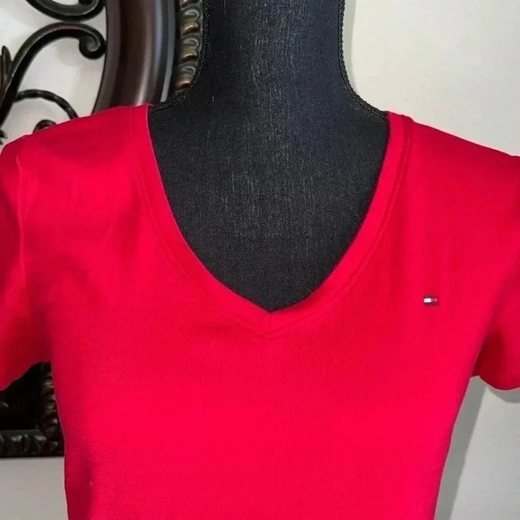 Tommy Hilfiger Women’s Favorite V-Neck Short Sleeve Red T-Shirt Medium - Picture 13 of 16